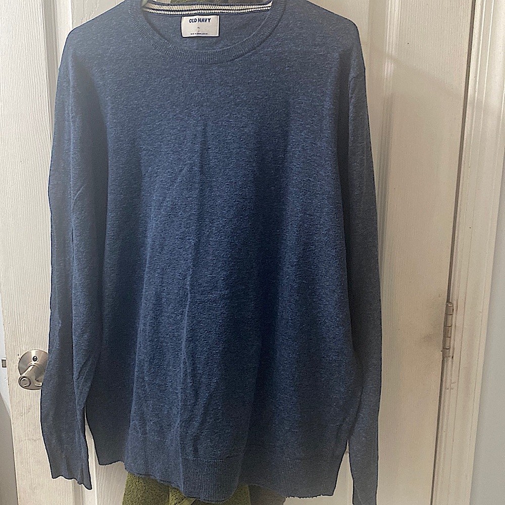 Old Navy deep blue men’s sweater XL.